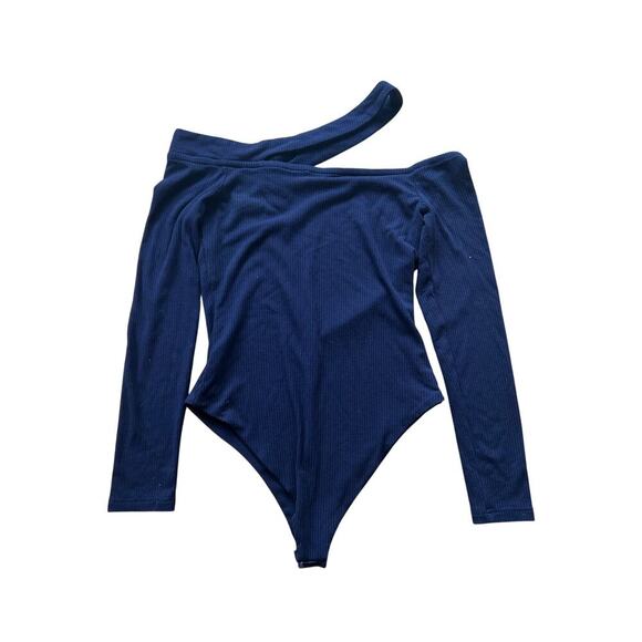 H:ours Tops - H:ours Revolve Zyra Cutout Off shoulder Top Medium